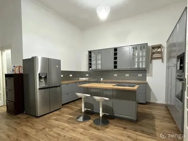 Eladó lakás Budapest X. kerület, Laposdűlő 145 nm