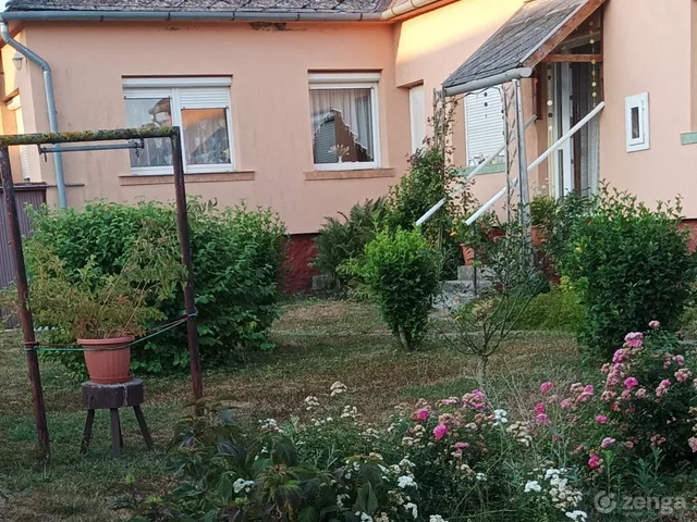Eladó ház Porva 135 nm