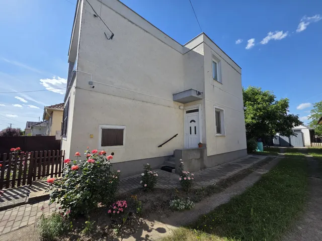 Eladó lakás Balmazújváros 96 nm