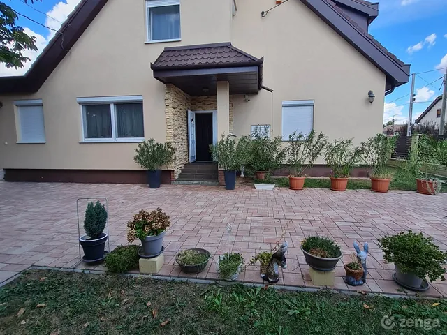 Eladó ház Gyomaendrőd, Endrőd 220 nm