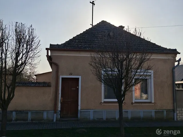 Eladó ház Mezőlak 90 nm