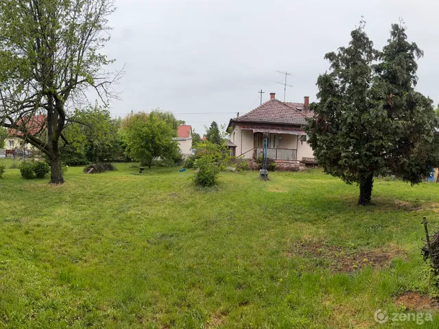 Eladó ház Balatonfűzfő, Kossuth Lajos utca 2 100 nm