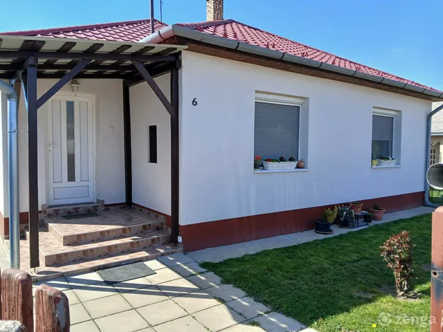 Eladó ház Debrecen, Nagysándor-telep 95 nm