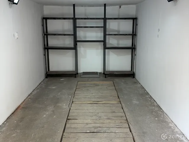 Eladó garázs Szeged, Makkosház 18 nm