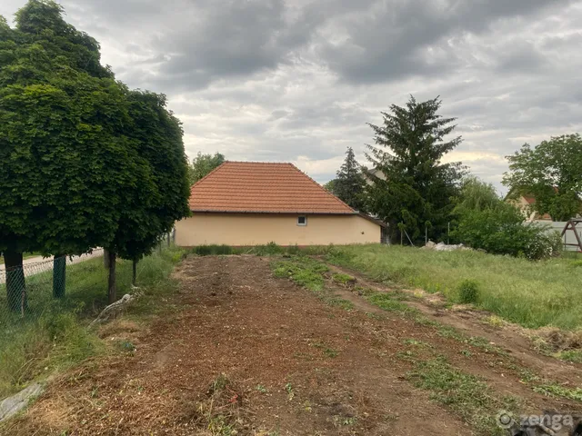 Eladó telek Hatvan, Újhatvan 400 nm