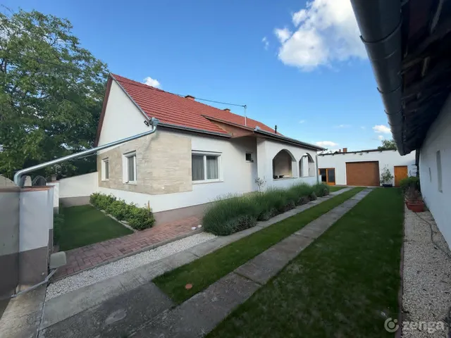 Eladó ház Makó 200 nm