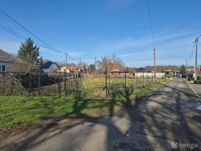Eladó telek Nyíregyháza, Oros 736 nm