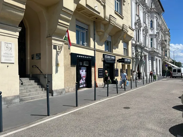 Kiadó kereskedelmi és ipari ingatlan Budapest V. kerület, Belváros 49 nm