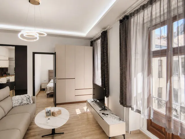 Kiadó lakás Budapest V. kerület, Belváros, Apáczai Csere János utca 50 nm