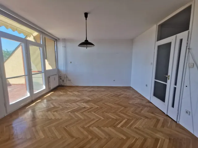 Eladó lakás Pécs 136 nm