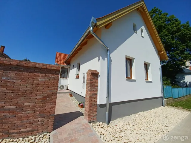 Eladó kereskedelmi és ipari ingatlan Balatonkeresztúr 201 nm