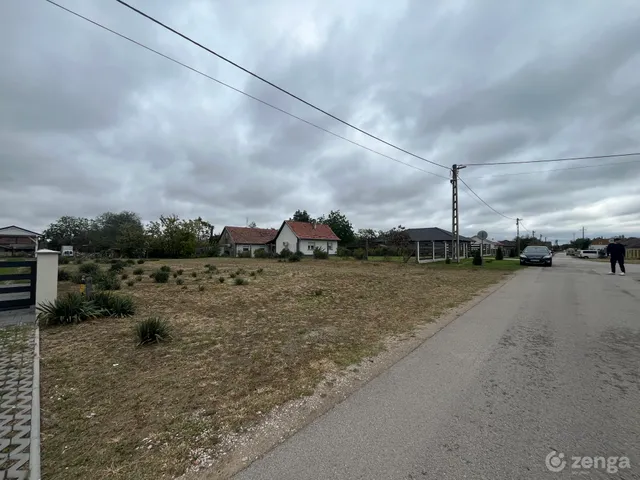 Eladó telek Ágasegyháza 820 nm