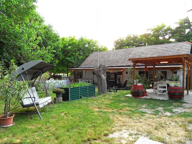 Eladó ház Zsombó 160 nm