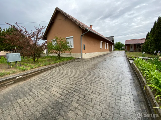 Eladó ház Veresegyház, Fővég 144 nm