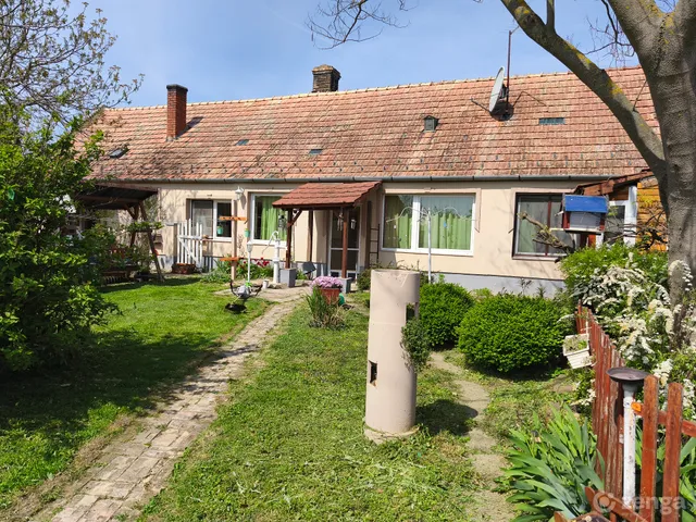 Eladó ház Takácsi 90 nm