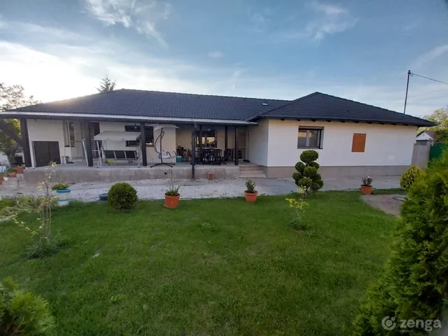 Eladó ház Vasad 179 nm