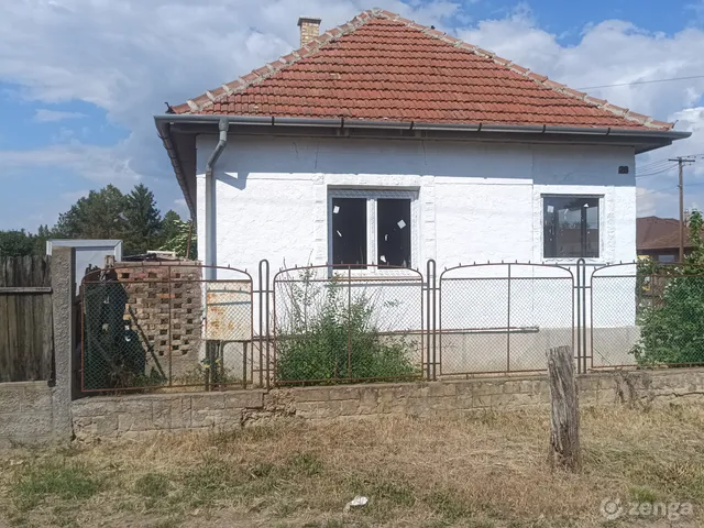 Eladó ház Tápiószecső, Gáborkút utca 28. 88 nm