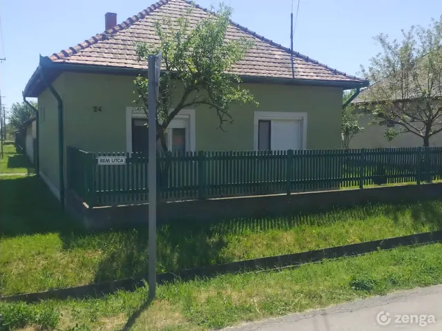 Eladó ház Kisújszállás 90 nm