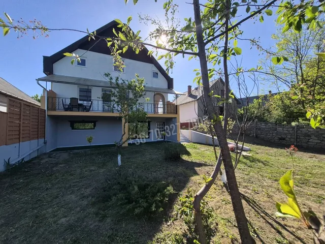Eladó ház Tiszafüred 292 nm