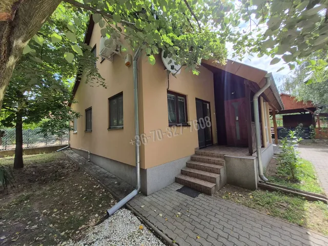 Eladó ház Tiszafüred, Tiszaörvény 111 nm