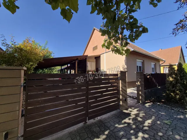 Eladó ház Tiszanána 113 nm