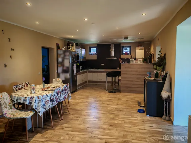 Eladó ház Paks, Gyapa 156 nm