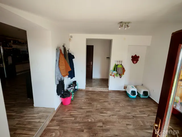 Eladó ház Paks, Gyapa 156 nm