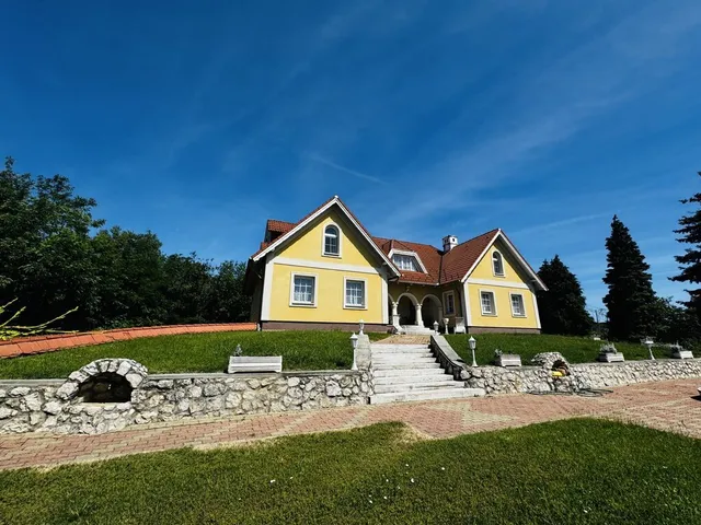 Eladó ház Cserszegtomaj 290 nm