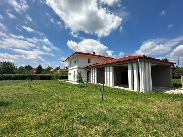 Eladó ház Cserszegtomaj 226 nm