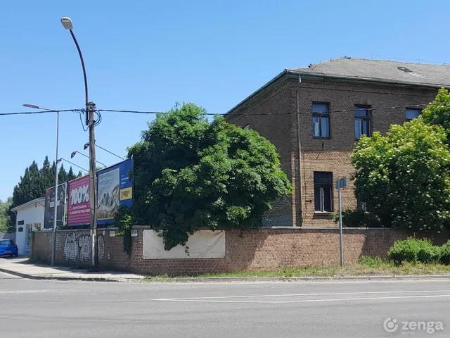 Eladó kereskedelmi és ipari ingatlan Pécs 1300 nm