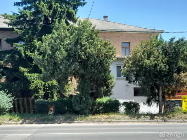 Eladó kereskedelmi és ipari ingatlan Pécs, Mohácsi út 107 1300 nm