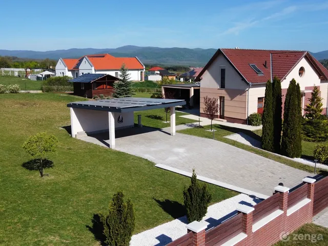Eladó ház Berkenye 200 nm