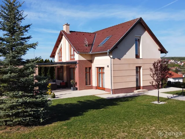 Eladó ház Berkenye 200 nm