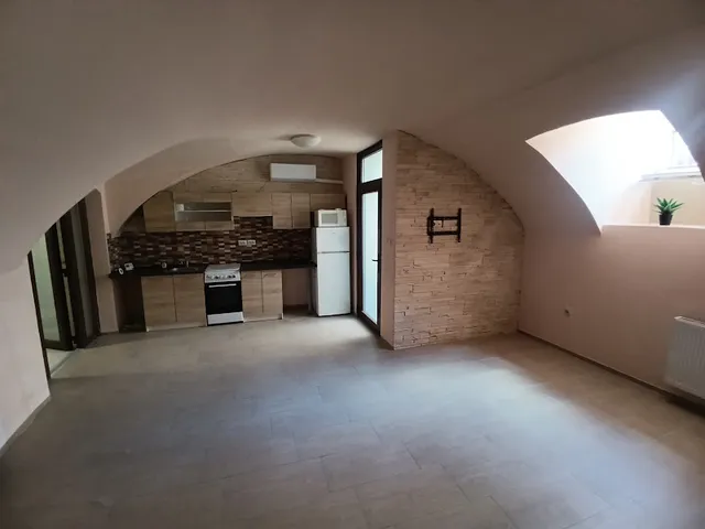 Eladó kereskedelmi és ipari ingatlan Budapest VIII. kerület, Józsefváros 71 nm
