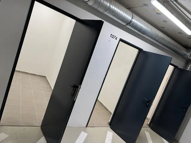 Eladó kereskedelmi és ipari ingatlan Budapest XIII. kerület, Angyalföld 4 nm