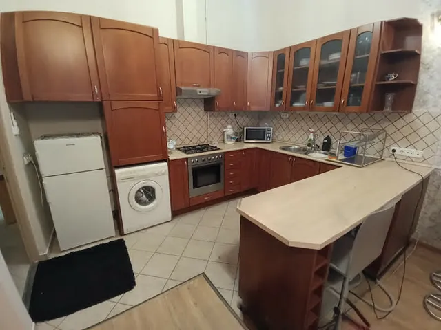 Kiadó lakás Budapest VI. kerület, Nagykörúton belüli terület 76 nm