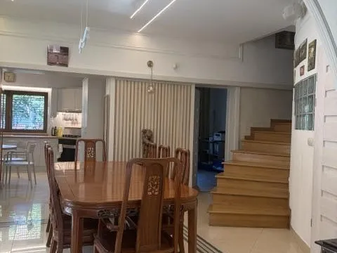 Eladó ház Budapest XV. kerület, Pestújhely 410 nm