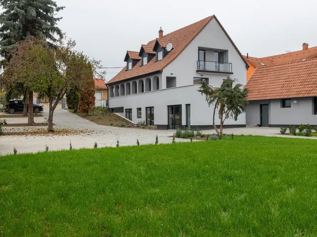 Eladó kereskedelmi és ipari ingatlan Egerszalók, Kertváros 437 nm