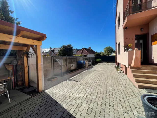 Eladó ház Kapuvár, Városközpont 187 nm
