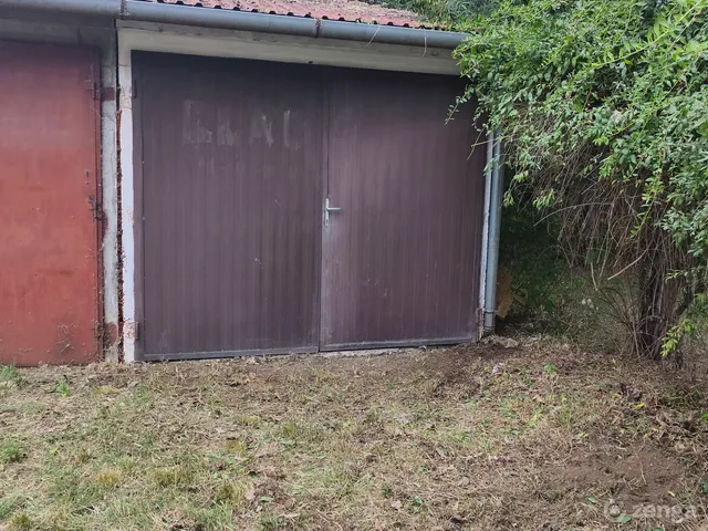 Eladó garázs Kecskemét, Kiskőrösi utca 17 nm