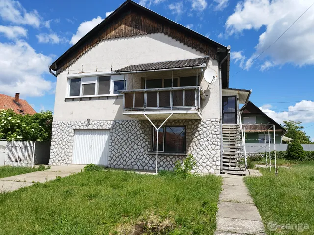 Eladó lakás Mezőkövesd 200 nm