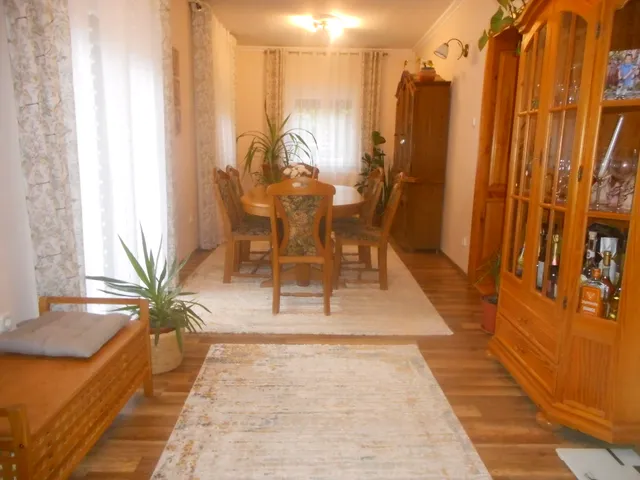 Eladó ház Szeged, Szőreg 150 nm