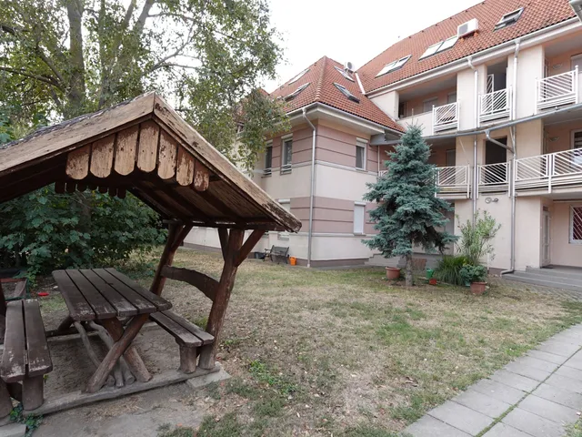 Eladó lakás Szeged, Újrókus 73 nm