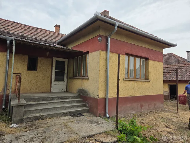 Eladó ház Nyárlőrinc 77 nm