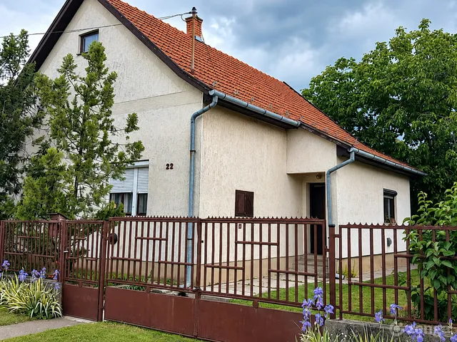 Eladó ház Abádszalók 99 nm