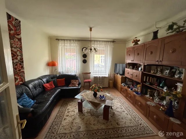 Eladó ház Debrecen, Sámsonikert 32 nm