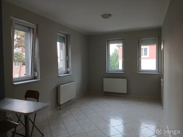 Kiadó lakás Veszprém, Bakonyalja 32 nm
