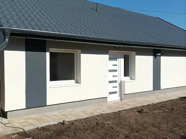 Eladó ház Szolnok, Szandaszőlős 98 nm