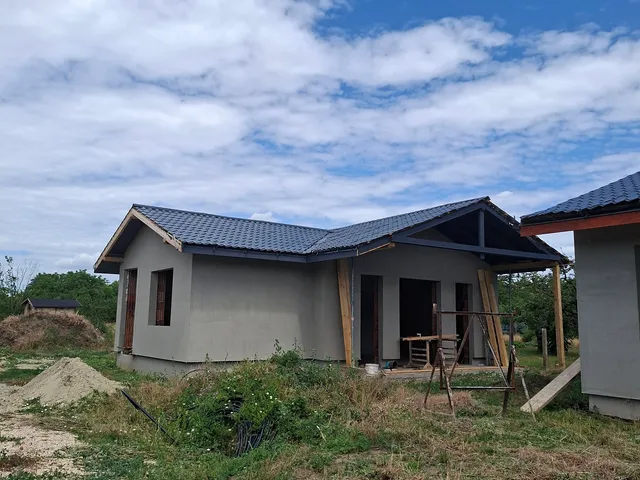 Eladó ház Szolnok, Szandaszőlős 90 nm