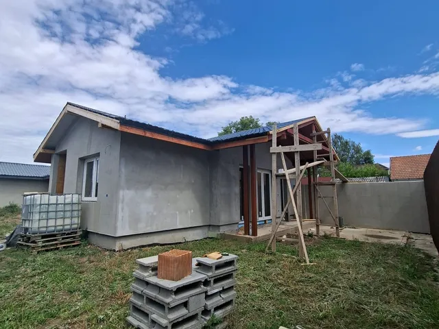 Eladó ház Szolnok, Szandaszőlős 90 nm
